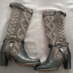 Timberland boots yarn at the top and leather on the base great condition , Sz 8